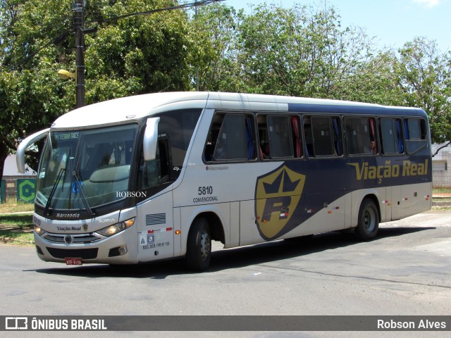 Viação Real 5810 na cidade de Paranavaí, Paraná, Brasil, por Robson Alves. ID da foto: 9612324.