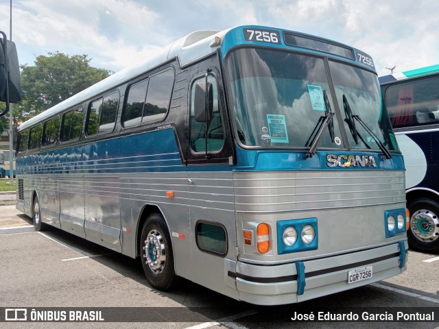 Ônibus Particulares 7256 na cidade de São Paulo, São Paulo, Brasil, por José Eduardo Garcia Pontual. Número da foto: #9643792.