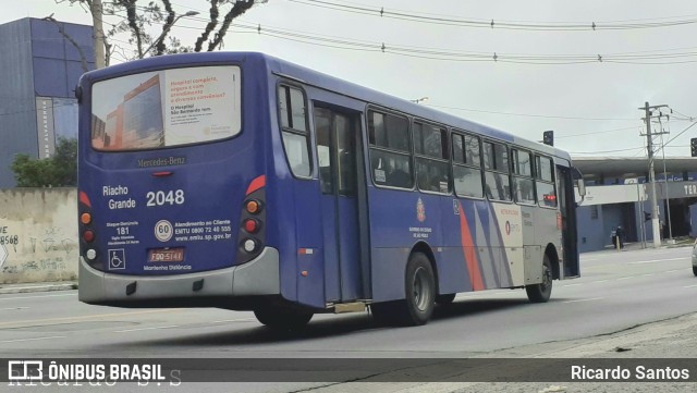 Viação Riacho Grande 2048 na cidade de São Bernardo do Campo, São Paulo, Brasil, por Ricardo Santos. ID da foto: 9644096.