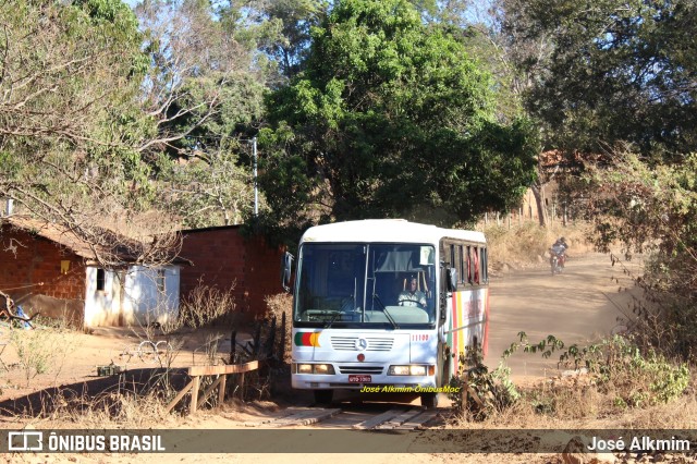 Irmãos Silva 11100 na cidade de Montes Claros, Minas Gerais, Brasil, por José Alkmim. Número da foto: #9646269.