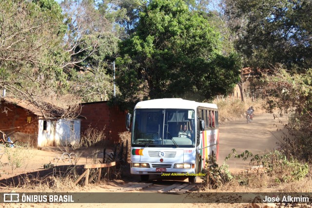 Irmãos Silva 11100 na cidade de Montes Claros, Minas Gerais, Brasil, por José Alkmim. ID da foto: 9646269.