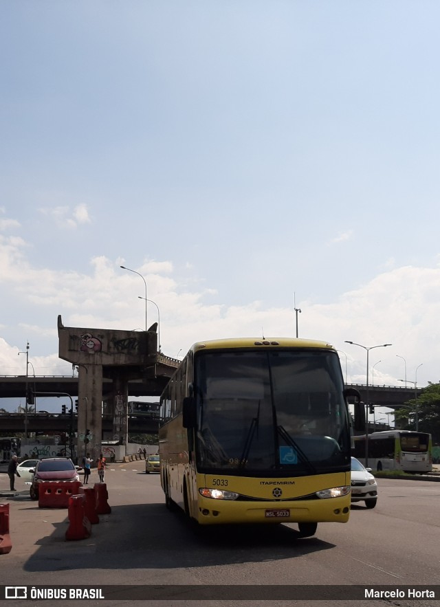Viação Itapemirim 5033 na cidade de Rio de Janeiro, Rio de Janeiro, Brasil, por Marcelo Horta. Número da foto: #9646290.