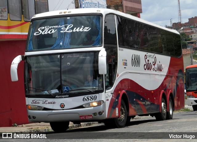 Expresso São Luiz 6880 na cidade de Caruaru, Pernambuco, Brasil, por Victor Hugo. ID da foto: 9649576.