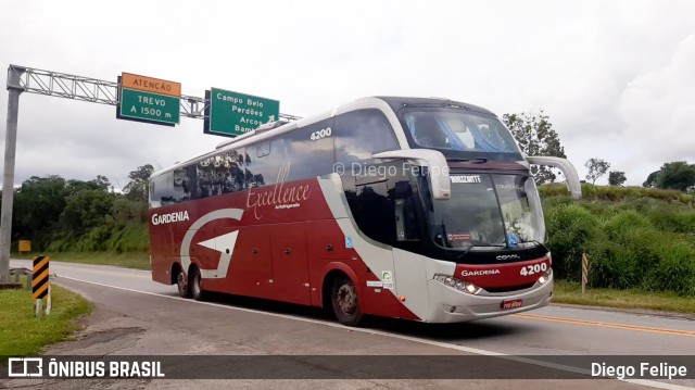 Expresso Gardenia 4200 na cidade de Formiga, Minas Gerais, Brasil, por Diego Felipe. Número da foto: #9648797.