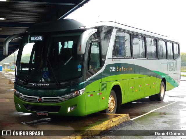 Turin Transportes 2135 na cidade de Ouro Branco, Minas Gerais, Brasil, por Daniel Gomes. ID da foto: 9650621.