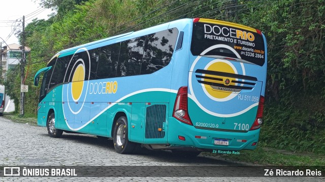 Doce Rio Fretamento e Turismo 7100 na cidade de Petrópolis, Rio de Janeiro, Brasil, por Zé Ricardo Reis. Número da foto: #9653365.