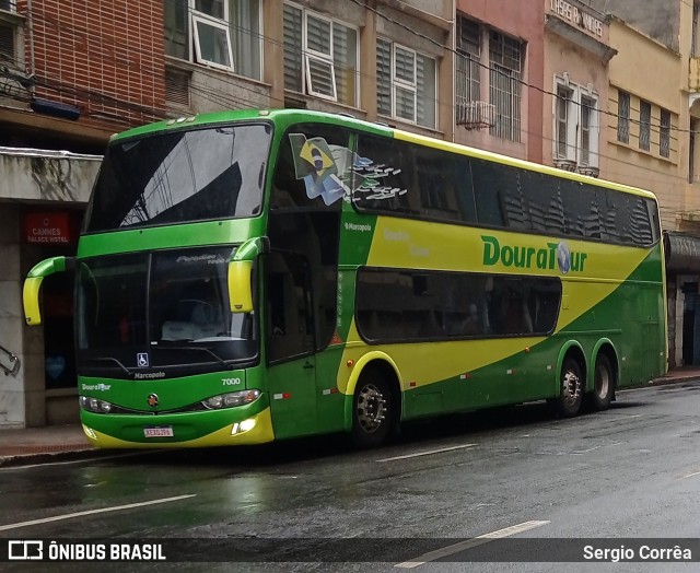 Douratour Viagens e Turismo 7000 na cidade de Vitória, Espírito Santo, Brasil, por Sergio Corrêa. ID da foto: 9655626.