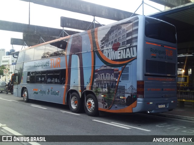 Rodrigues Tur Transportes e Turismo 800 na cidade de Florianópolis, Santa Catarina, Brasil, por ANDERSON FÉLIX. Número da foto: #9656058.