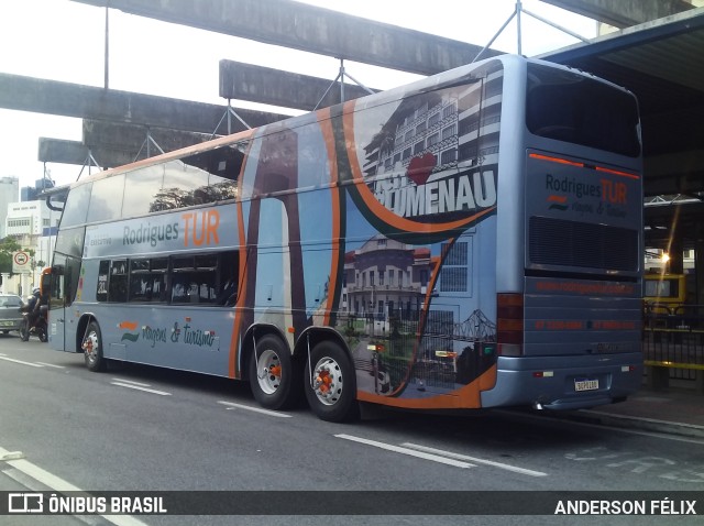 Rodrigues Tur Transportes e Turismo 800 na cidade de Florianópolis, Santa Catarina, Brasil, por ANDERSON FÉLIX. ID da foto: 9656058.