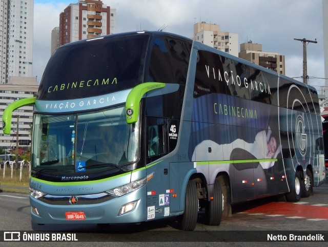 Viação Garcia 8614 na cidade de Curitiba, Paraná, Brasil, por Netto Brandelik. ID da foto: 9655064.