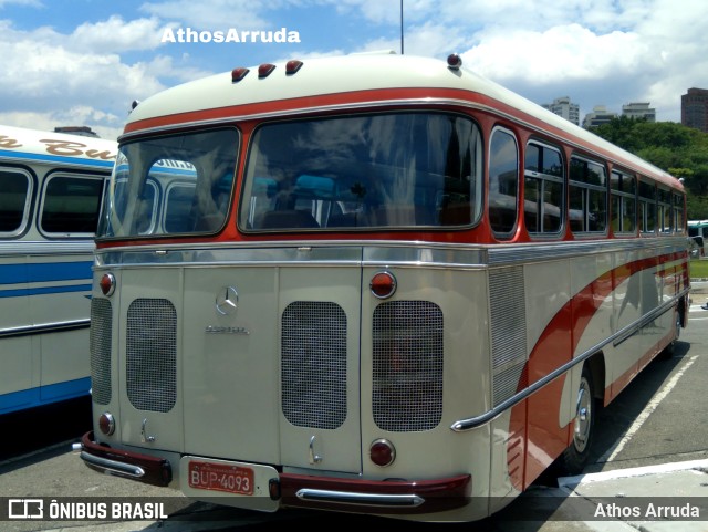 Mercedes-Benz MONOBLOCO O-321 na cidade de São Paulo, São Paulo, Brasil, por Athos Arruda. Número da foto: #9657409.