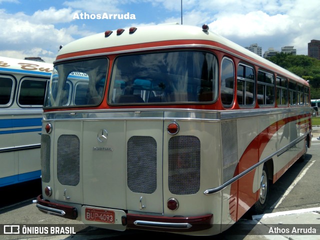 Mercedes-Benz Monobloco O-321 na cidade de São Paulo, São Paulo, Brasil, por Athos Arruda. ID da foto: 9657409.