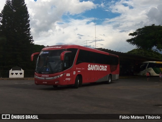 Viação Santa Cruz 210160 na cidade de Três Corações, Minas Gerais, Brasil, por Fábio Mateus Tibúrcio. ID da foto: 9664131.