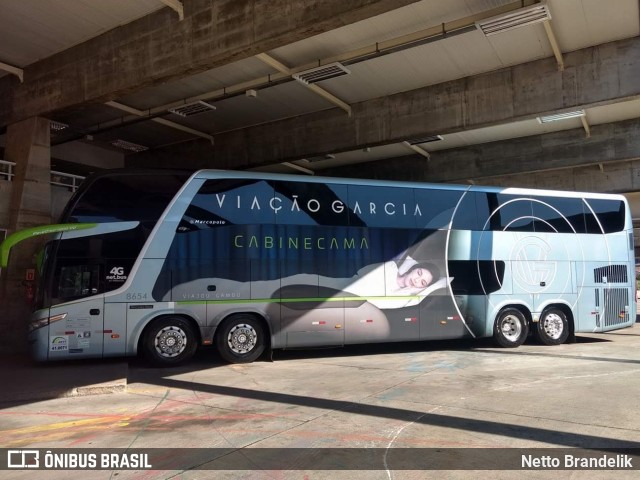 Viação Garcia 8654 na cidade de Curitiba, Paraná, Brasil, por Netto Brandelik. Número da foto: #9668880.