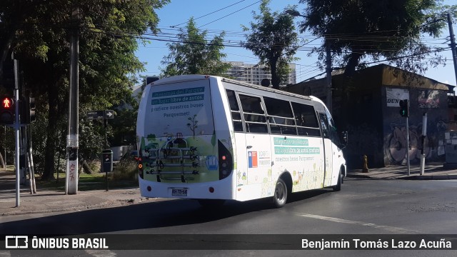 Gobierno Regional Metropolitano de Santiago Buses ParqueMet na cidade de Santiago, Santiago, Metropolitana de Santiago, Chile, por Benjamín Tomás Lazo Acuña. ID da foto: 9666824.