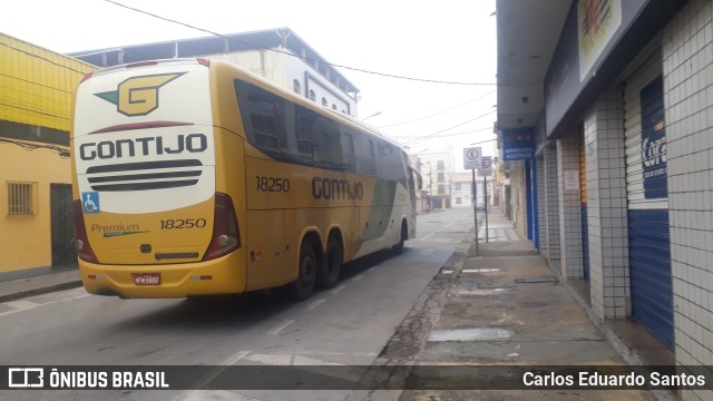 Empresa Gontijo de Transportes 18250 na cidade de São João del Rei, Minas Gerais, Brasil, por Carlos Eduardo Santos. ID da foto: 9671749.