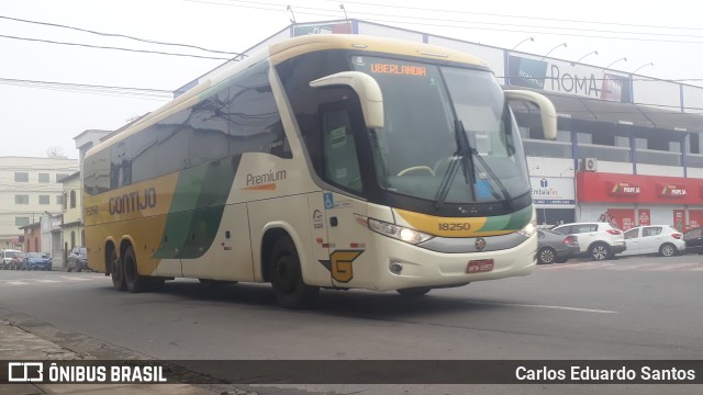 Empresa Gontijo de Transportes 18250 na cidade de São João del Rei, Minas Gerais, Brasil, por Carlos Eduardo Santos. ID da foto: 9671813.