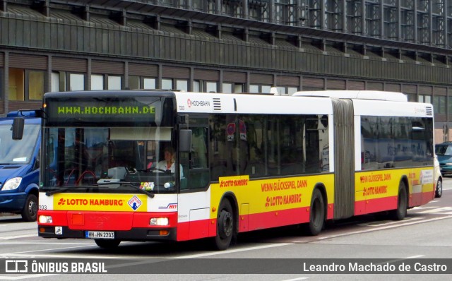 Hamburger Hochbahn AG - HHA 7203 na cidade de Hamburg, Hamburg, Alemanha, por Leandro Machado de Castro. Número da foto: #9618304.