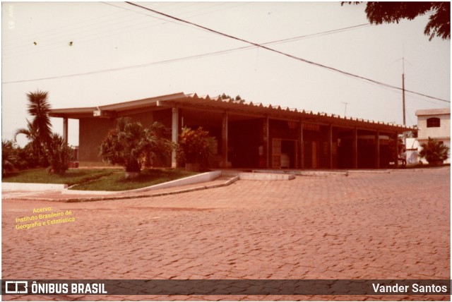 Terminais Rodoviários e Urbanos GOIANIRA-GO na cidade de Goianira, Goiás, Brasil, por Vander Santos. Número da foto: #9672745.