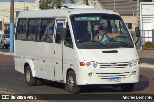 Ônibus Particulares  na cidade de Tramandaí, Rio Grande do Sul, Brasil, por Andreo Bernardo. Número da foto: #9674788.