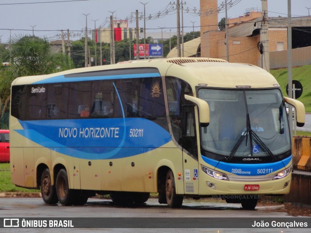 Viação Novo Horizonte 502111 na cidade de Taguatinga, Distrito Federal, Brasil, por João Gonçalves. Número da foto: #9677698.
