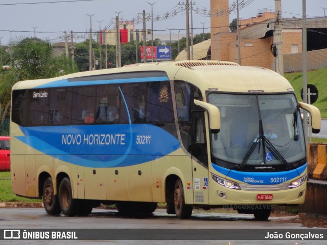 Viação Novo Horizonte 502111 na cidade de Taguatinga, Distrito Federal, Brasil, por João Gonçalves. ID da foto: 9677698.