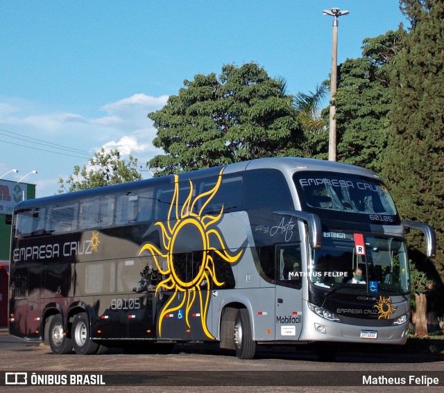 Empresa Cruz 60105 na cidade de Tabatinga, São Paulo, Brasil, por Matheus Felipe. Número da foto: #9677267.
