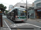 Via Sudeste Transportes S.A. 5 3437 na cidade de São Paulo, São Paulo, Brasil, por Lucas Pinheiro. Número da foto: #:id.