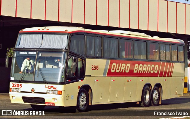 Viação Ouro Branco 3205 na cidade de Ourinhos, São Paulo, Brasil, por Francisco Ivano. ID da foto: 9679138.