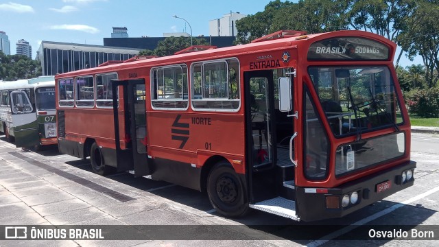 Ônibus Particulares 01 na cidade de Curitiba, Paraná, Brasil, por Osvaldo Born. Número da foto: #9681090.