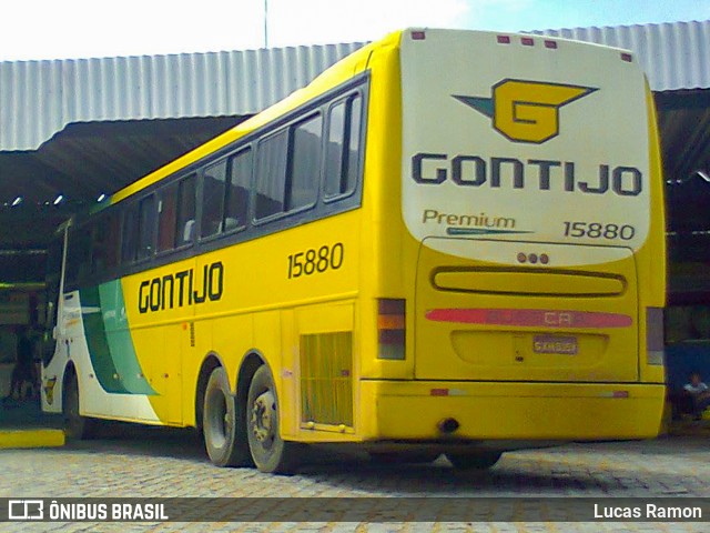 Empresa Gontijo de Transportes 15880 na cidade de Serra Talhada, Pernambuco, Brasil, por Lucas Ramon. ID da foto: 9680146.