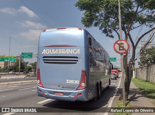 Viação Águia Branca 32630 na cidade de São Paulo, São Paulo, Brasil, por Rafael Lopes de Oliveira. Número da foto: #9682210.