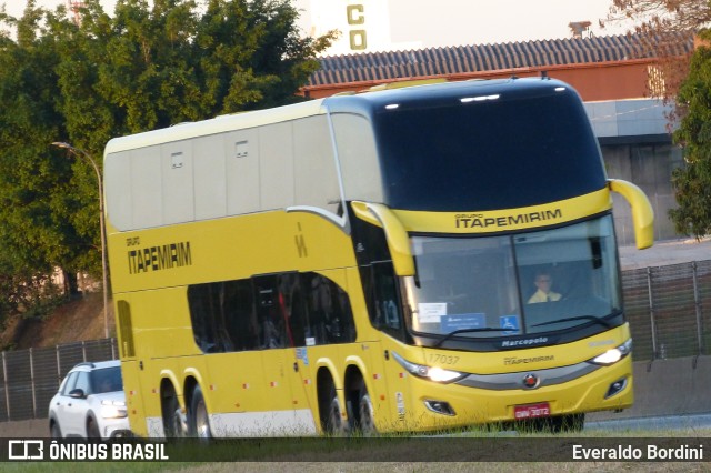 Viação Itapemirim 17037 na cidade de São José dos Campos, São Paulo, Brasil, por Everaldo Bordini. ID da foto: 9682951.