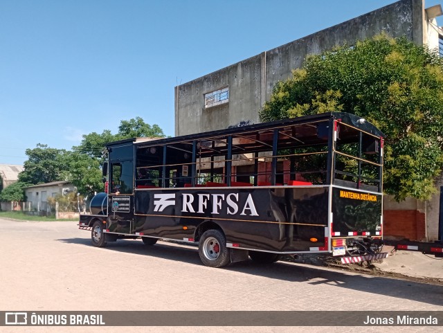 Ônibus Particulares  na cidade de Chuí, Rio Grande do Sul, Brasil, por Jonas Miranda. ID da foto: 9684240.