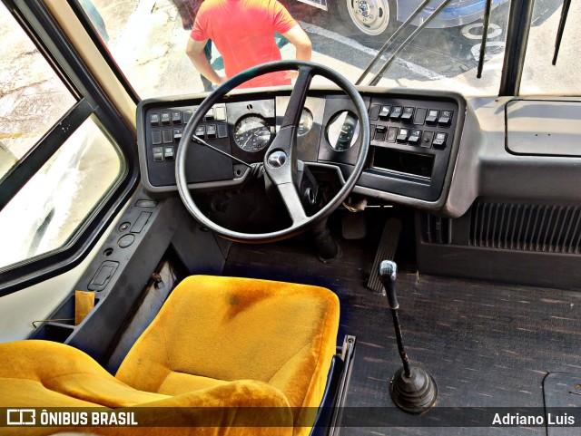 Associação de Preservação de Ônibus Clássicos 326 na cidade de São Paulo, São Paulo, Brasil, por Adriano Luis. ID da foto: 9696083.