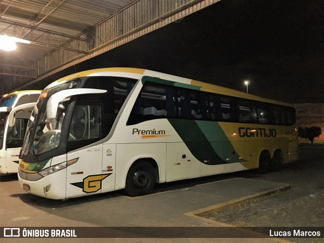 Empresa Gontijo de Transportes 18480 na cidade de Viana, Espírito Santo, Brasil, por Lucas Marcos. ID da foto: 9700876.