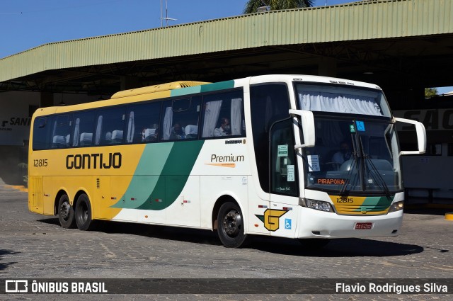 Empresa Gontijo de Transportes 12815 na cidade de Curvelo, Minas Gerais, Brasil, por Flavio Rodrigues Silva. ID da foto: 9702861.