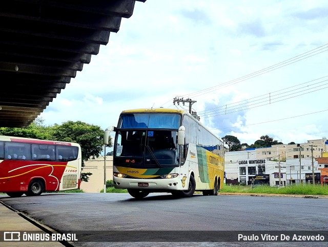Empresa Gontijo de Transportes 14855 na cidade de Araxá, Minas Gerais, Brasil, por Paulo Vitor De Azevedo. Número da foto: #9702318.