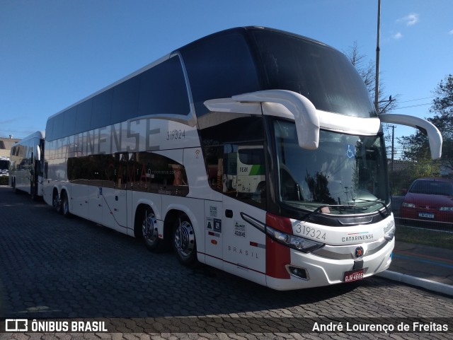 Auto Viação Catarinense 319324 na cidade de Porto Alegre, Rio Grande do Sul, Brasil, por André Lourenço de Freitas. Número da foto: #9703231.