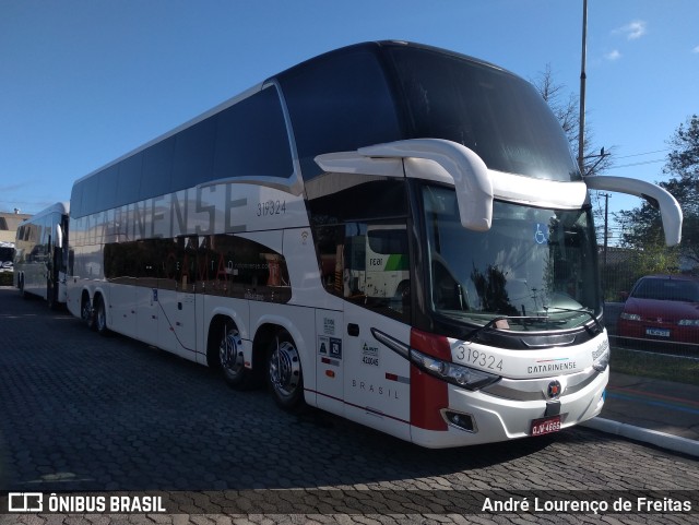 Auto Viação Catarinense 319324 na cidade de Porto Alegre, Rio Grande do Sul, Brasil, por André Lourenço de Freitas. ID da foto: 9703231.