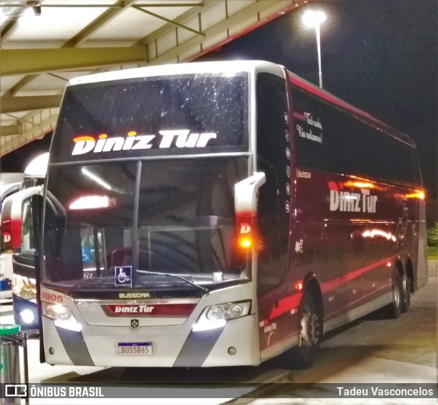 Diniz Tur 8005 na cidade de Guaratinguetá, São Paulo, Brasil, por Tadeu Vasconcelos. ID da foto: 9619519.