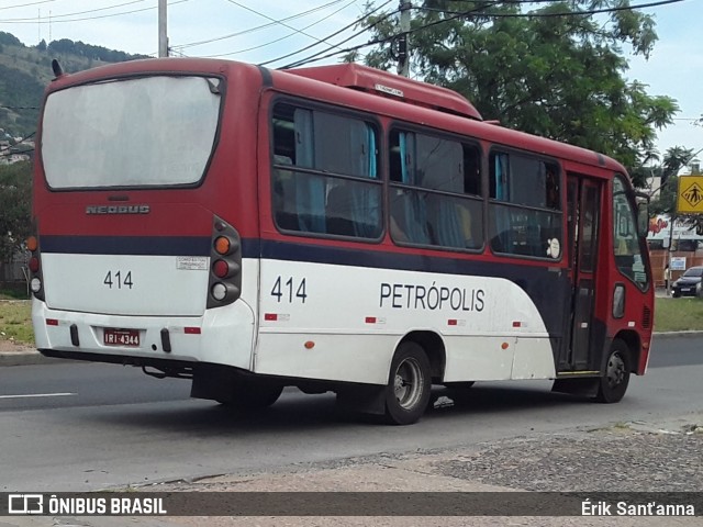 ATL - Associação dos Transportadores de Passageiros por Lotação 414 na cidade de Porto Alegre, Rio Grande do Sul, Brasil, por Érik Sant'anna. ID da foto: 9705227.