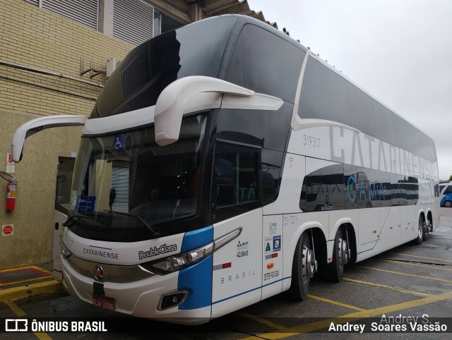 Auto Viação Catarinense 319317 na cidade de Curitiba, Paraná, Brasil, por Andrey  Soares Vassão. Número da foto: #9710608.