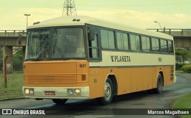 Planeta Transportes Rodoviários 1697 na cidade de Vitória, Espírito Santo, Brasil, por Marcos Magalhaes. Número da foto: #9709999.