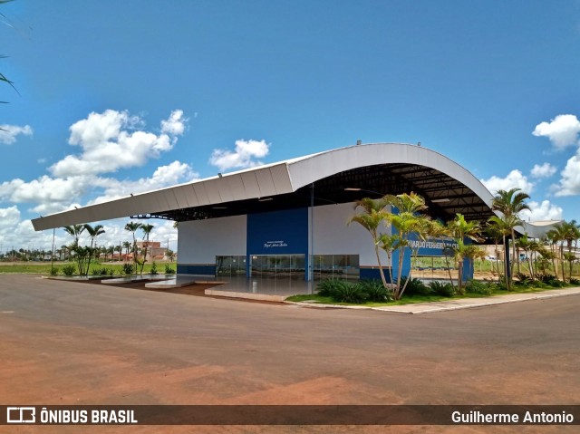 Terminais Rodoviários e Urbanos  na cidade de Perdizes, Minas Gerais, Brasil, por Guilherme Antonio. ID da foto: 9623447.