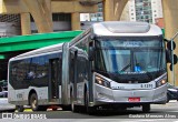 Via Sudeste Transportes S.A. 5 1210 na cidade de São Paulo, São Paulo, Brasil, por Gustavo Menezes Alves. Número da foto: #:id.