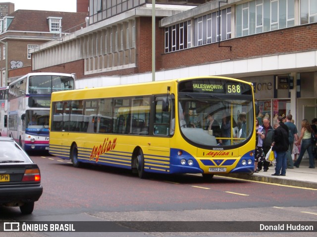Anglian Bus 204 na cidade de Norwich, Norfolk, Inglaterra, por Donald Hudson. Número da foto: #9630147.