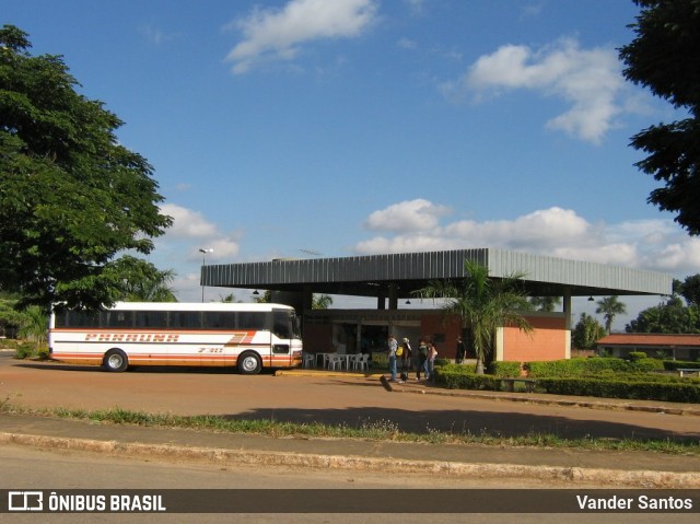 Viação Paraúna 730 na cidade de Aragoiânia, Goiás, Brasil, por Vander Santos. ID da foto: 9630791.