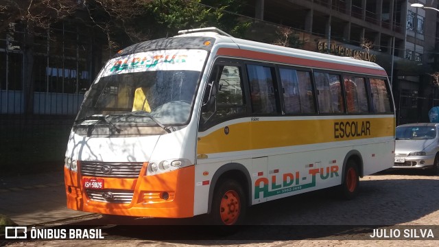 Aldi-Tur 16 na cidade de Porto Alegre, Rio Grande do Sul, Brasil, por JULIO SILVA. Número da foto: #9632109.