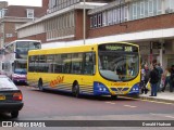 Anglian Bus 204 na cidade de Norwich, Norfolk, Inglaterra, por Donald Hudson. ID da foto: :id.